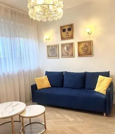 B&w Luxurious In The Heart Of Apartment Wroclaw