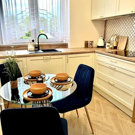 B&w Luxurious In The Heart Of *